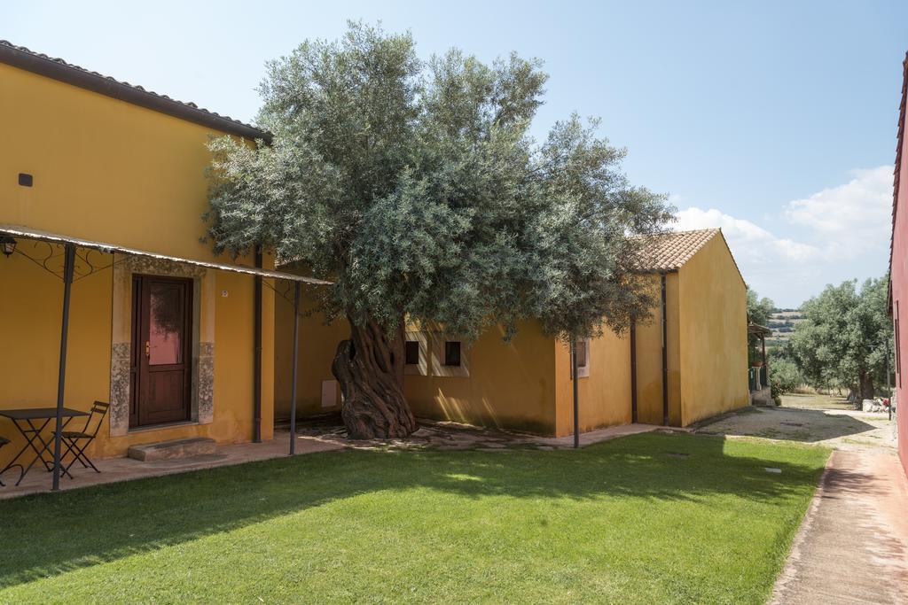 Canicattini Bagni Agriturismo Borgo Degli Ulivi المظهر الخارجي الصورة