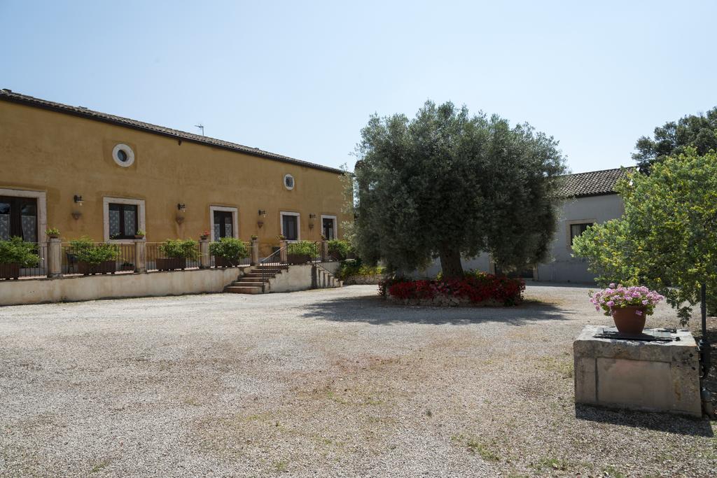 Canicattini Bagni Agriturismo Borgo Degli Ulivi المظهر الخارجي الصورة