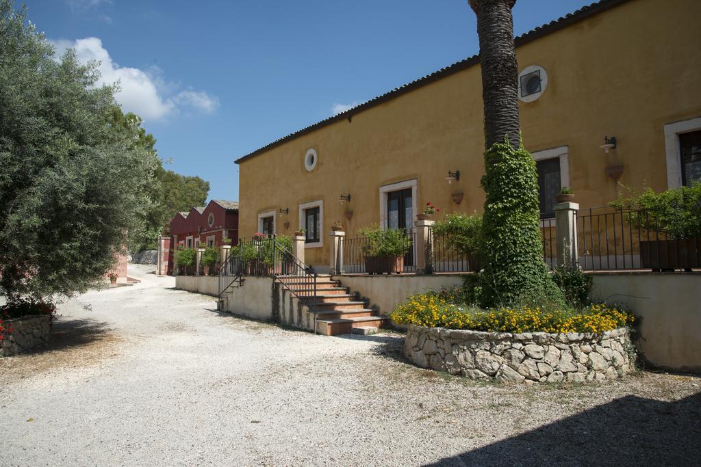 Canicattini Bagni Agriturismo Borgo Degli Ulivi المظهر الخارجي الصورة