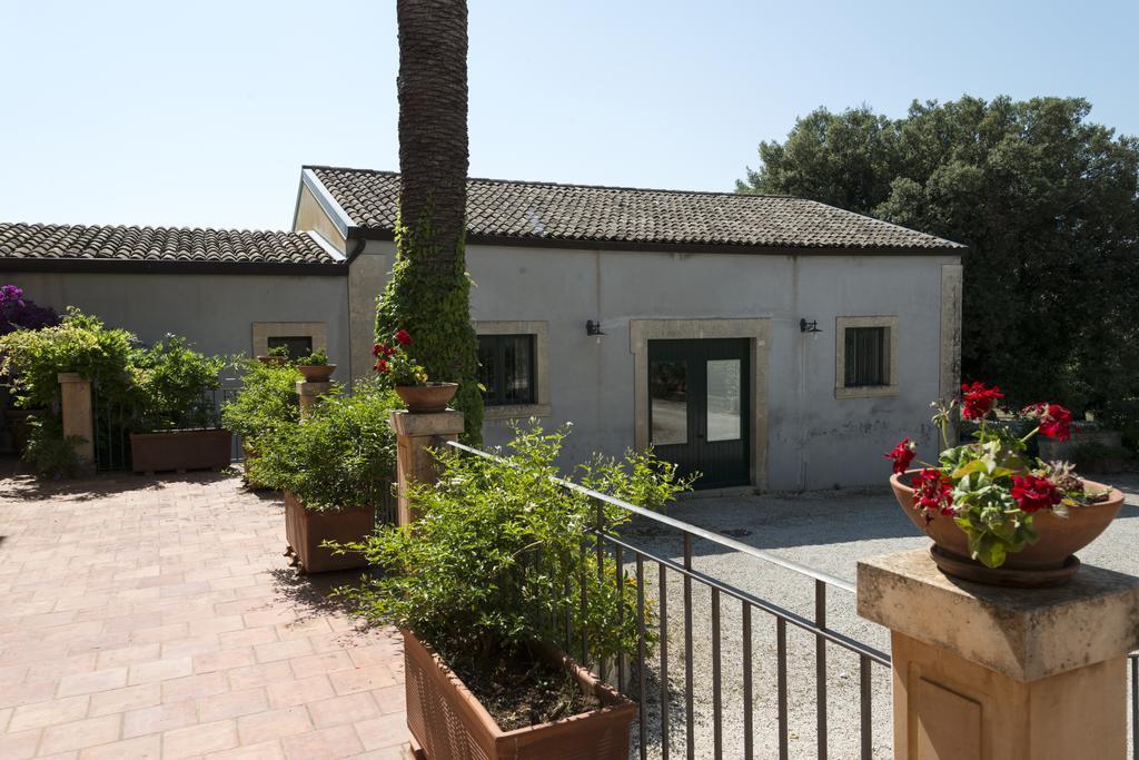 Canicattini Bagni Agriturismo Borgo Degli Ulivi المظهر الخارجي الصورة