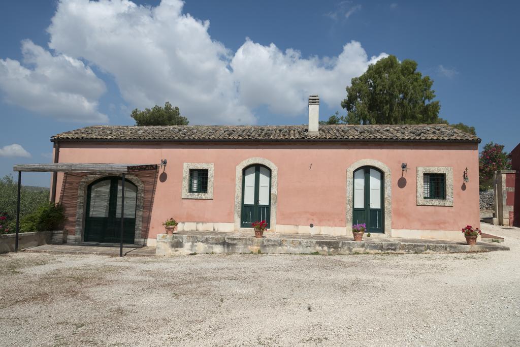 Canicattini Bagni Agriturismo Borgo Degli Ulivi المظهر الخارجي الصورة